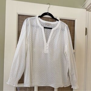 Cotton poplin white dotted blouse.